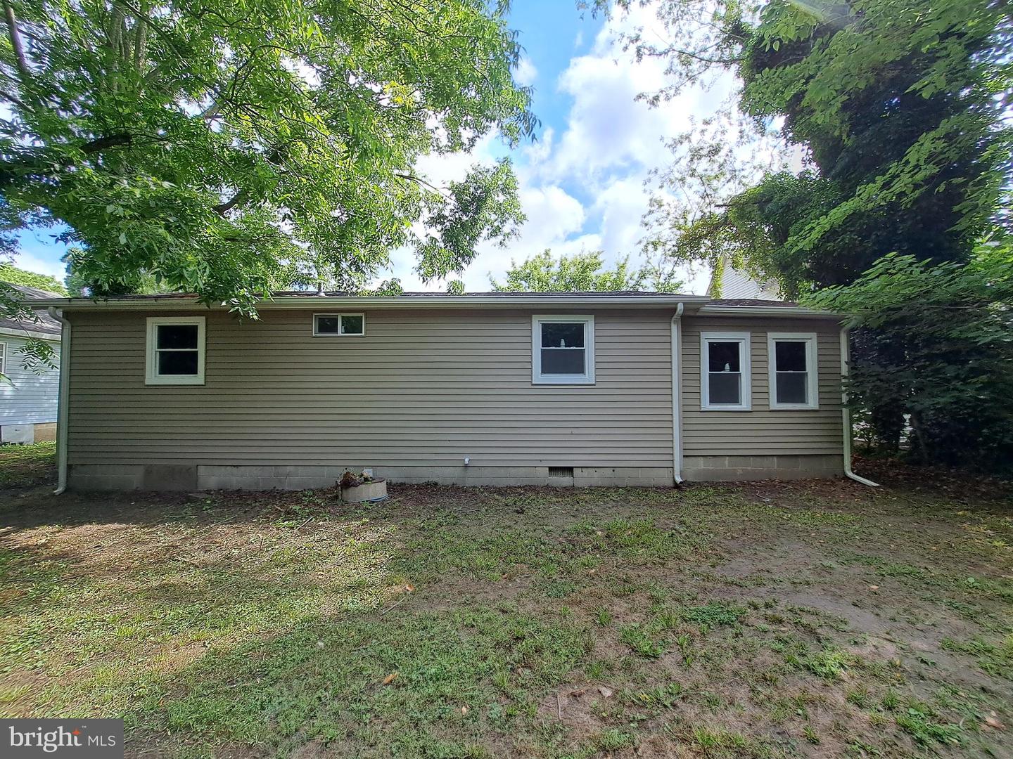 506 Laurel St Property Photo 4