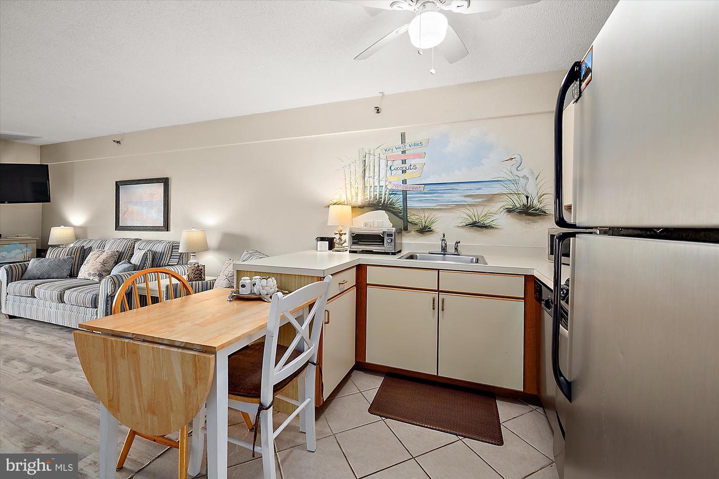 300 Robin Dr #219 Property Photo 16