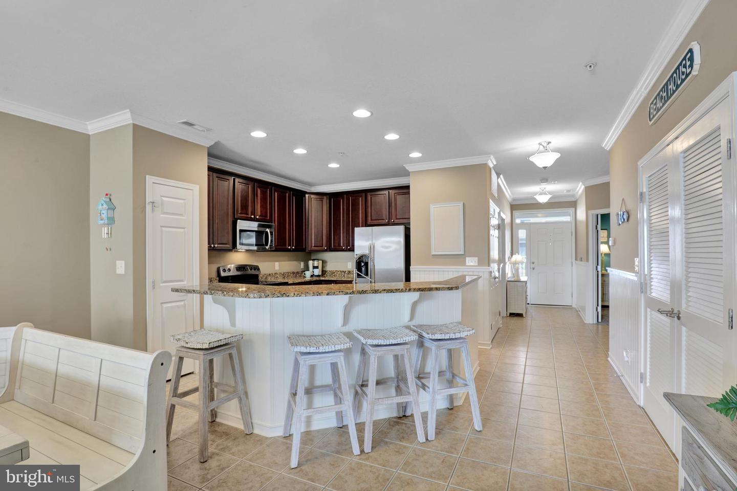 35 Fountain Dr W #lug-av-4d Property Photo 2
