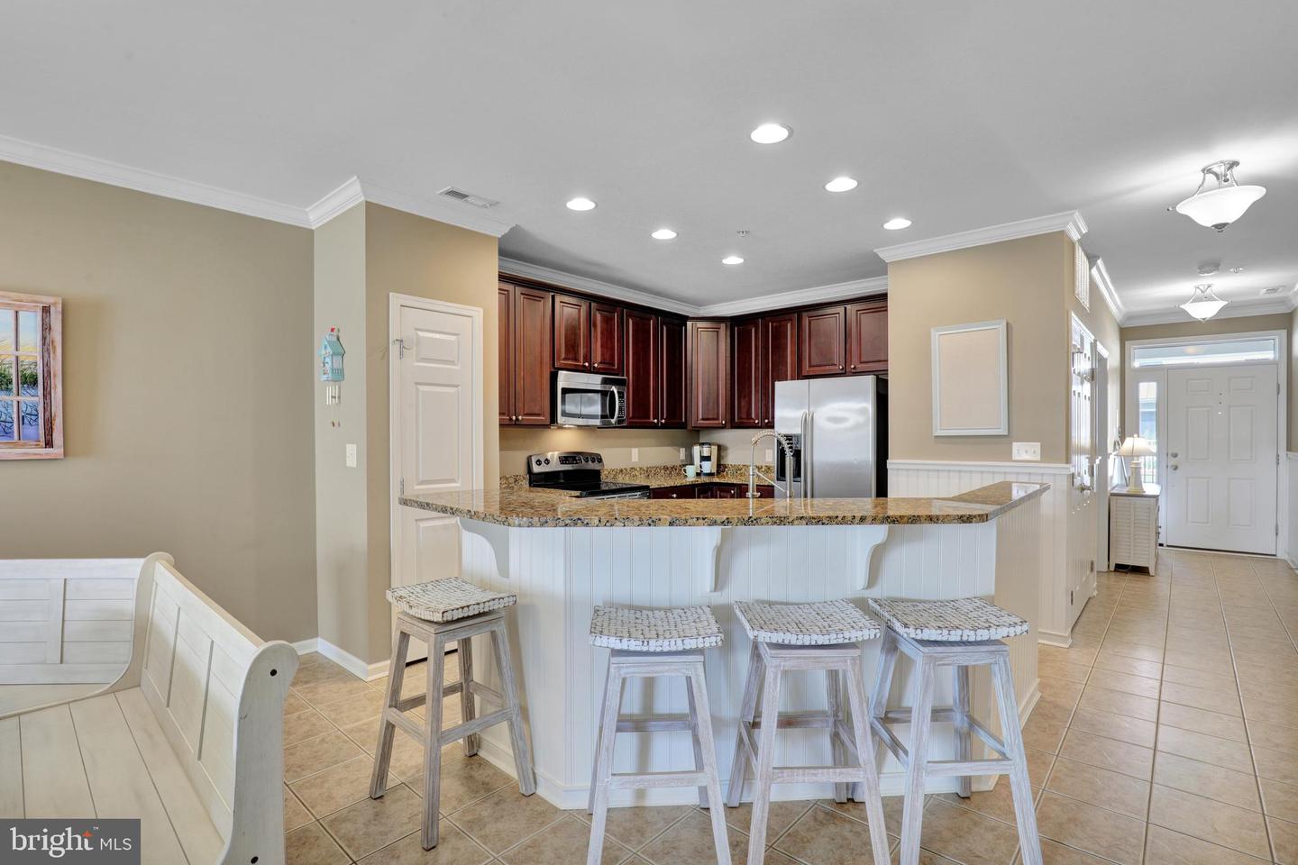 35 Fountain Dr W #lug-av-4d Property Photo 6