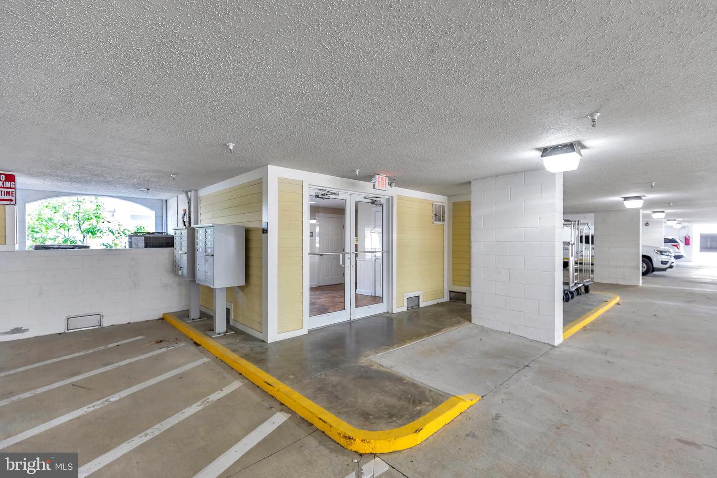 35 Fountain Dr W #lug-av-4d Property Photo 43