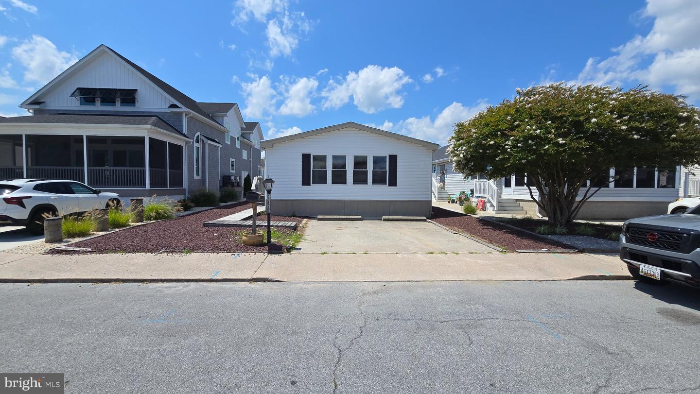 13311 Atlantic Blvd Property Photo 2
