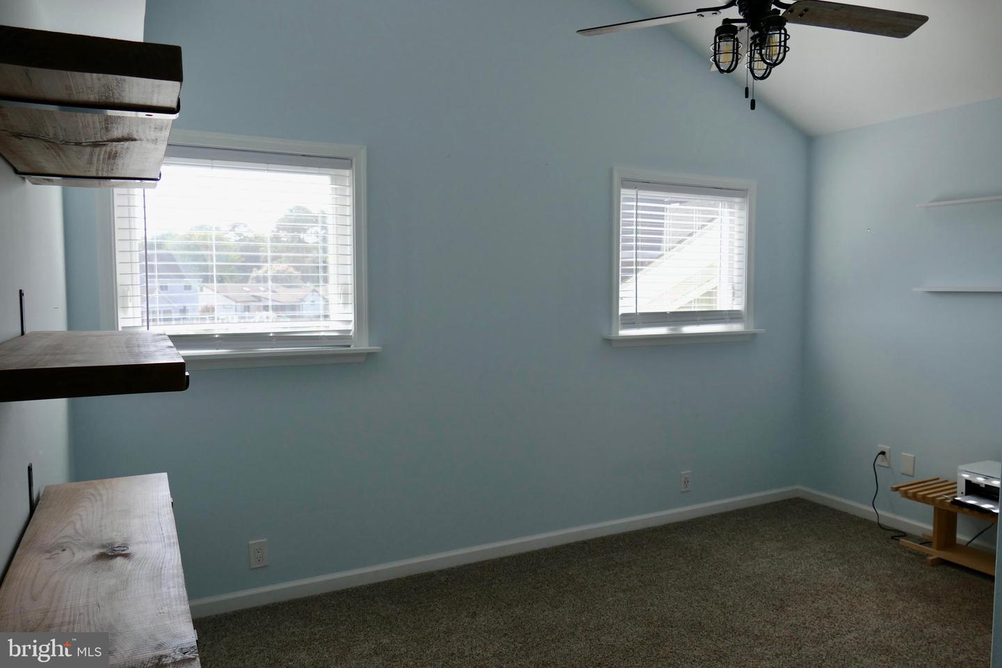 20 E Mallard Dr E Property Photo 29