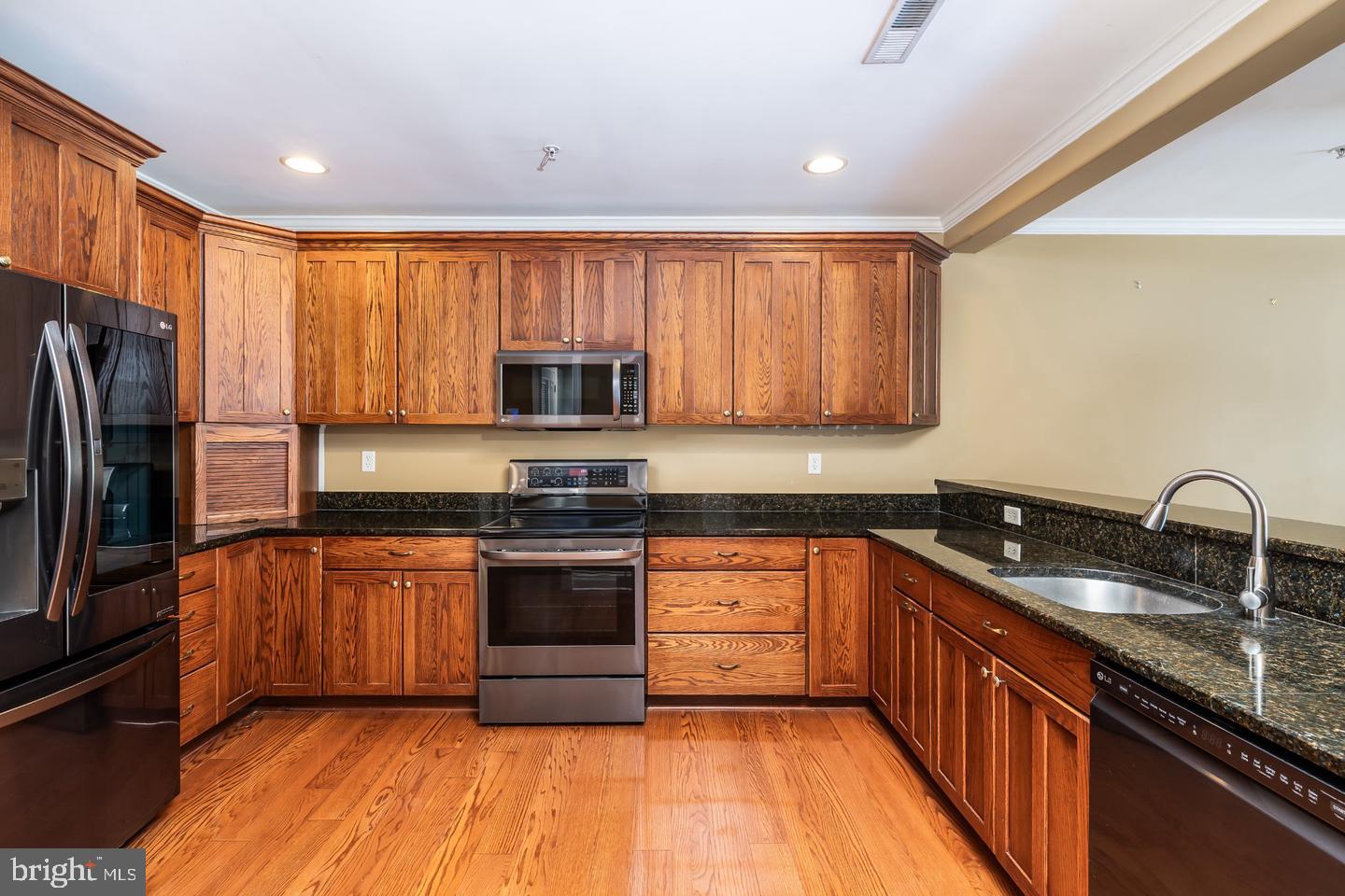 3208 Points Reach #3208 Property Photo 16