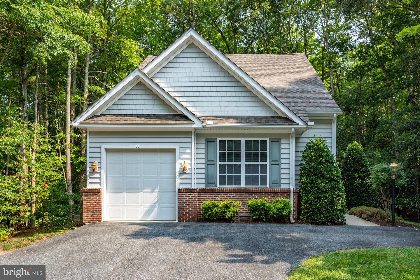 30 Chatham Ct Property Photo 1