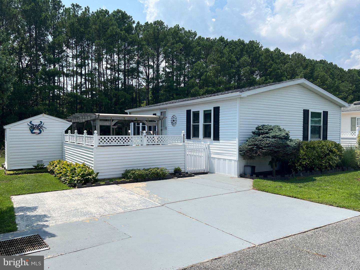 8220 Skipjack Dr Property Photo 2
