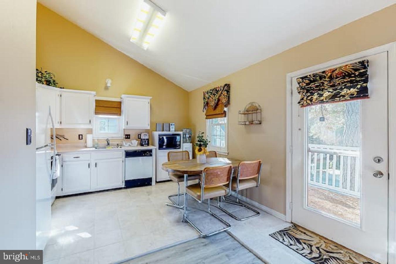 504 Seaweed Ln #a Property Photo 7