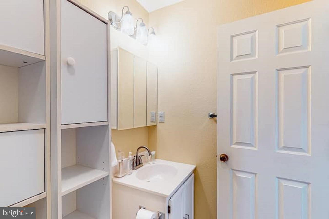 504 Seaweed Ln #a Property Photo 15