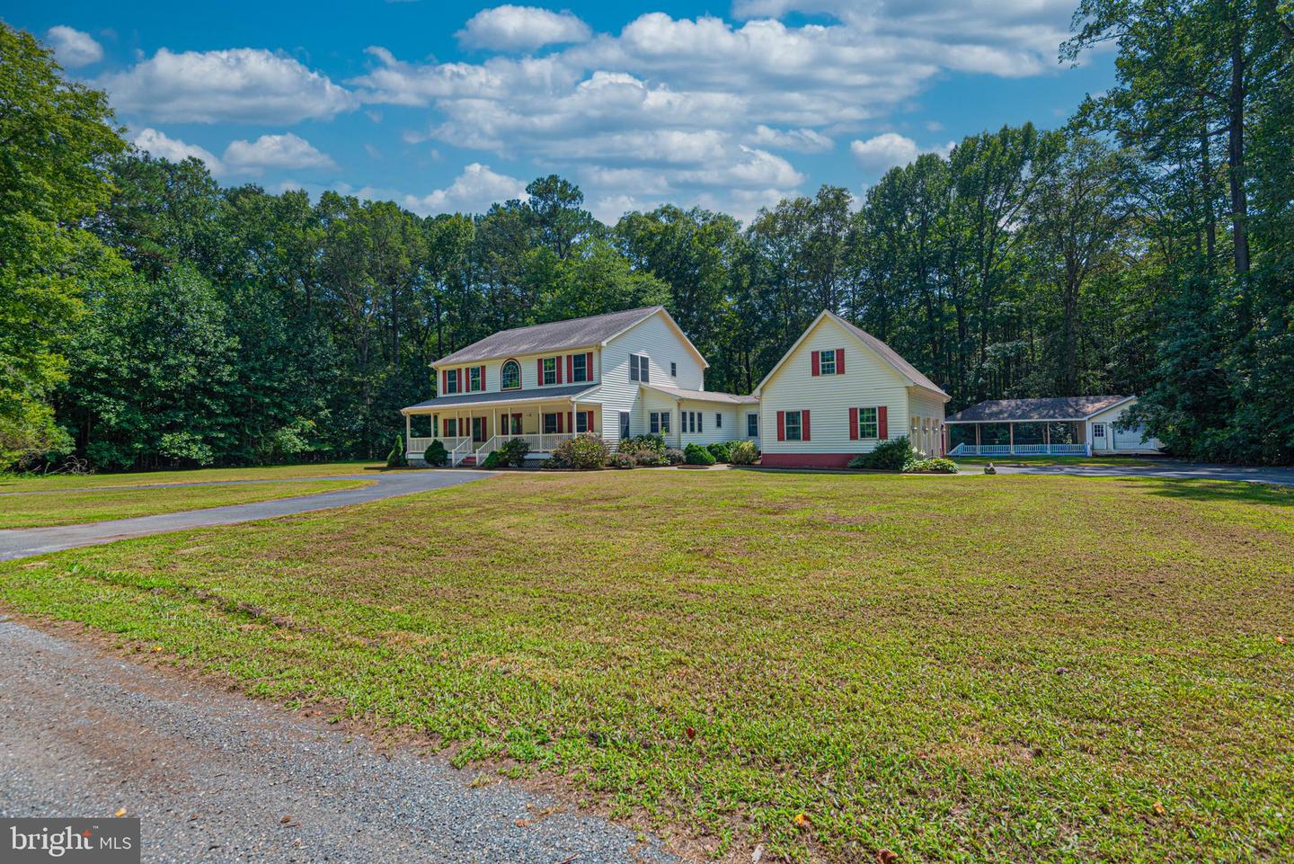 9005 Horseshoe Ln Property Photo 3