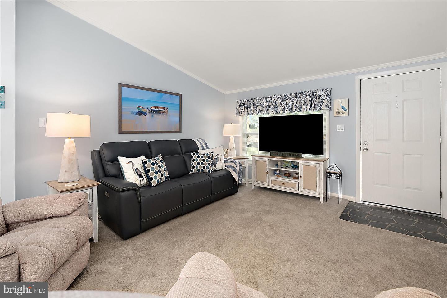 7 Fishermans Dr Property Photo 8