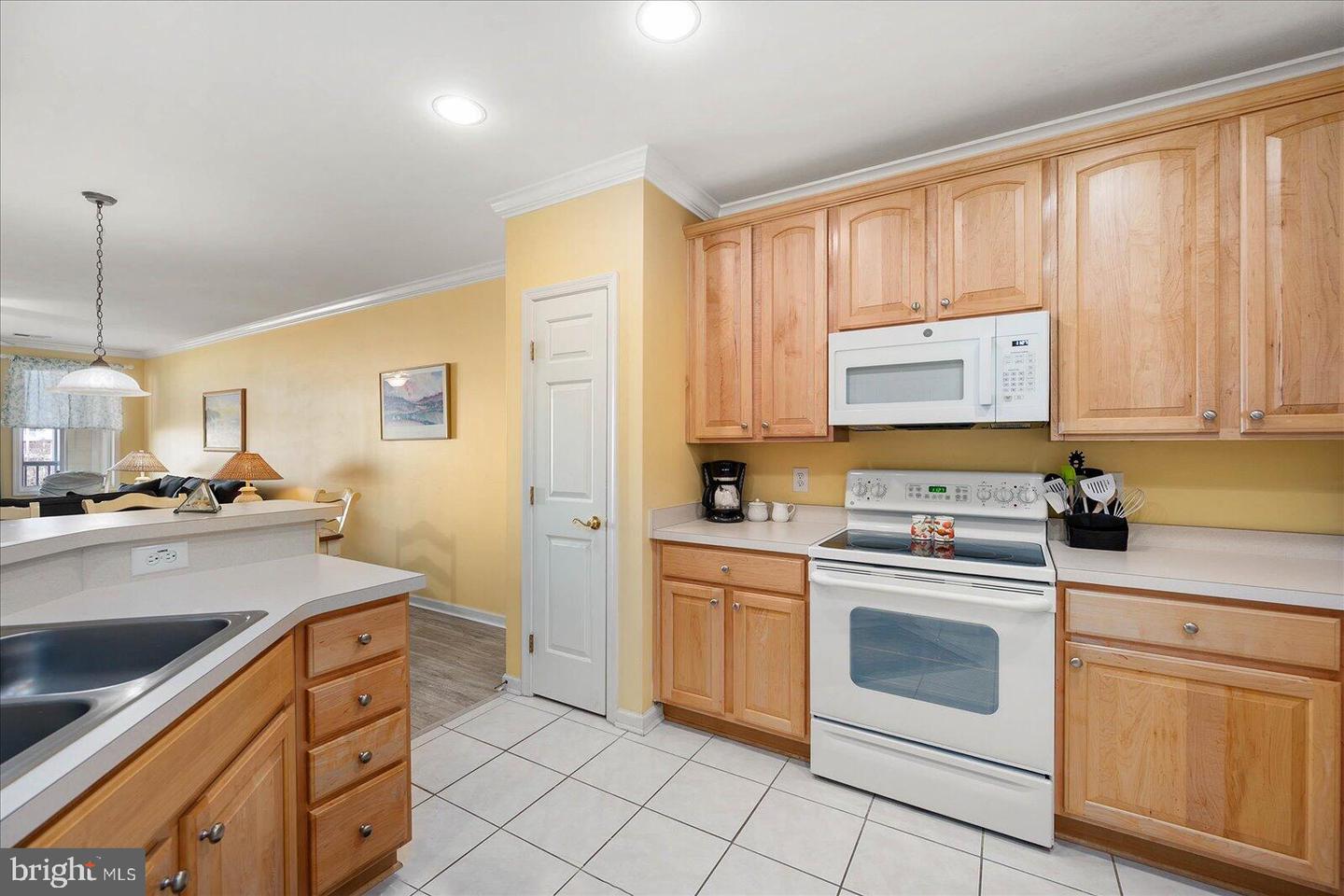 1 Fountain Dr E #3c Property Photo 12