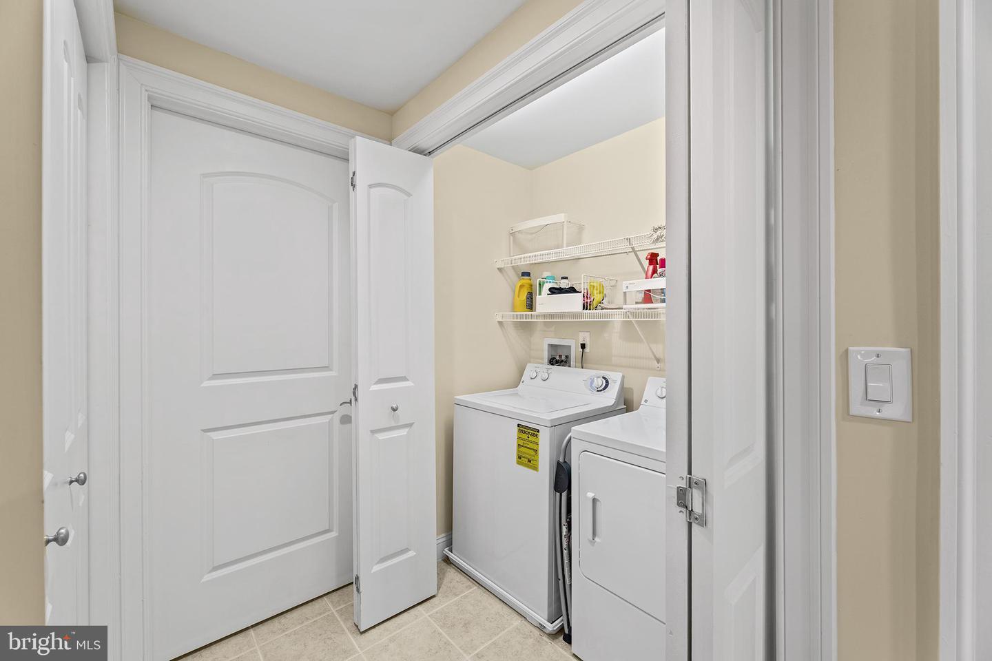 301 14th St #203 Property Photo 18