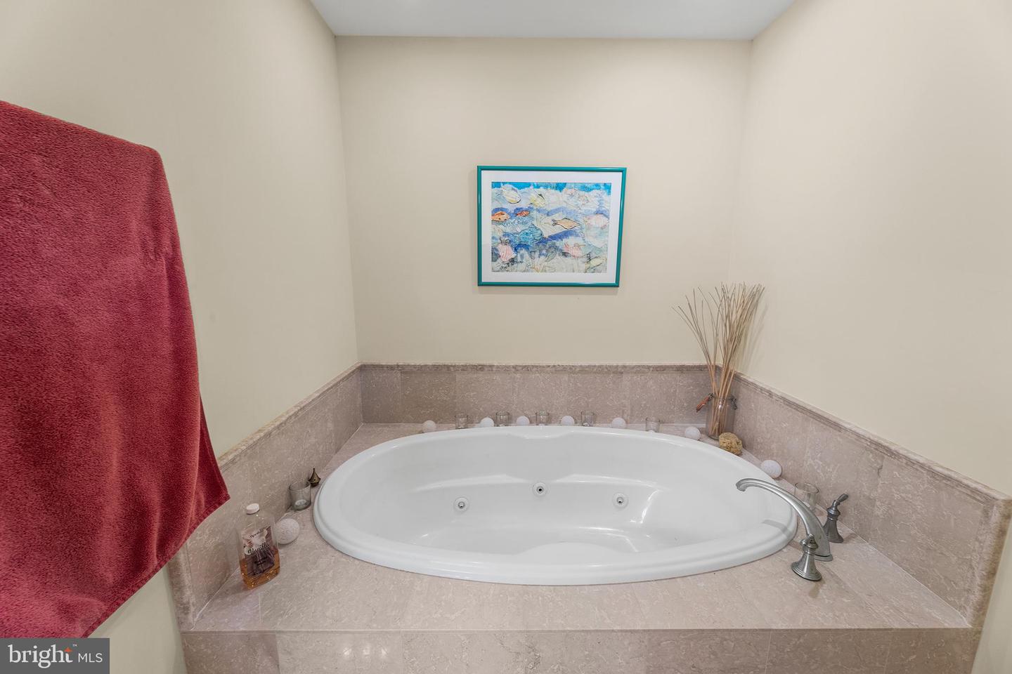 301 14th St #203 Property Photo 33