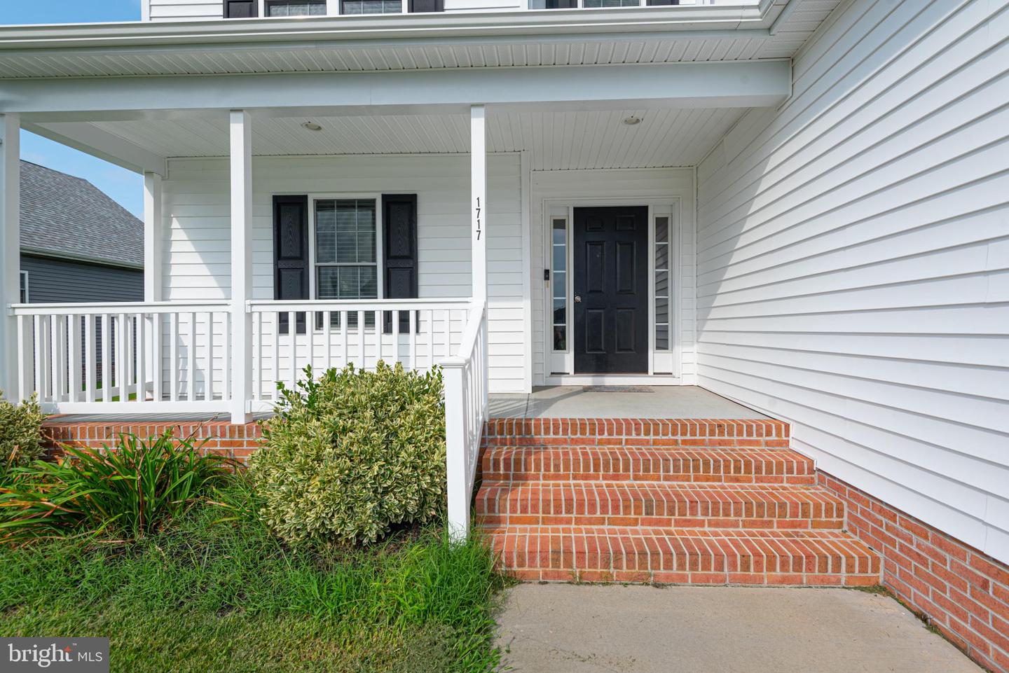 1717 Cedar St Property Photo 4