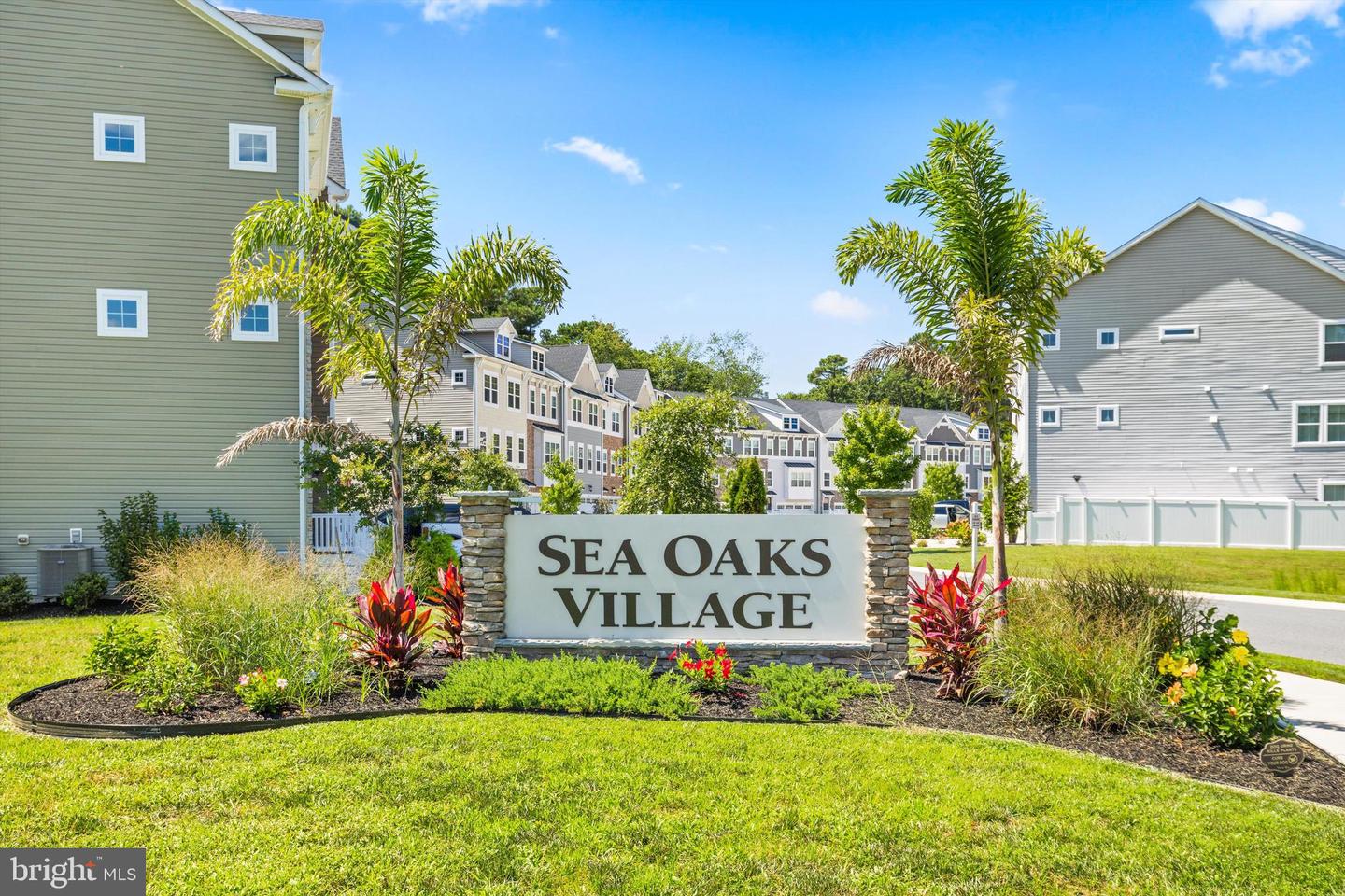 12394 SEA OAKS LN Property Photo 1