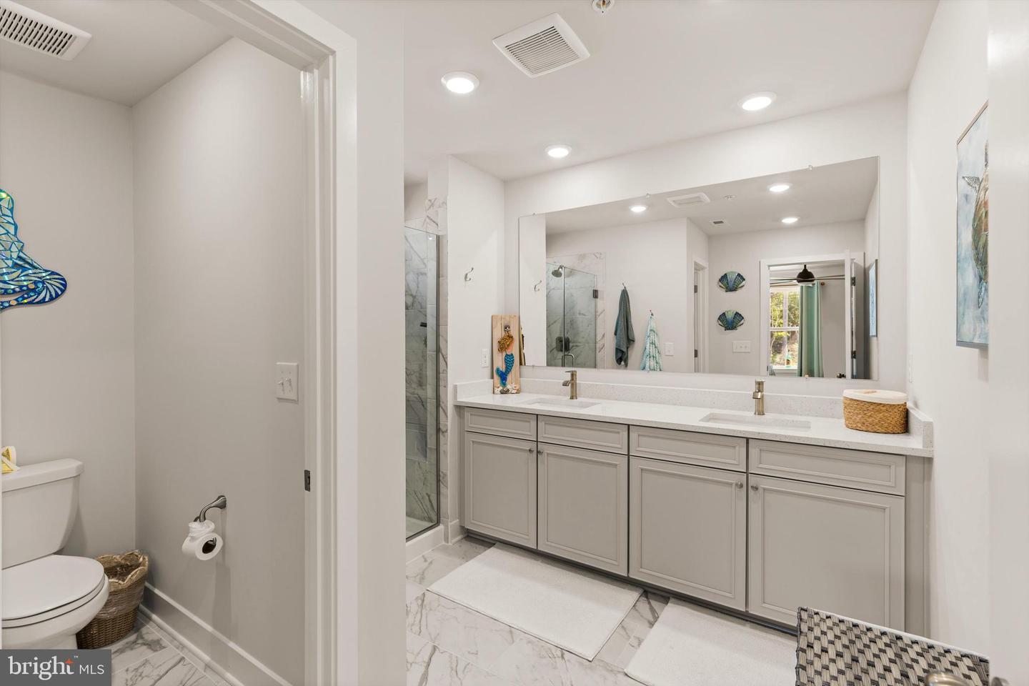 12394 Sea Oaks Ln Property Photo 20