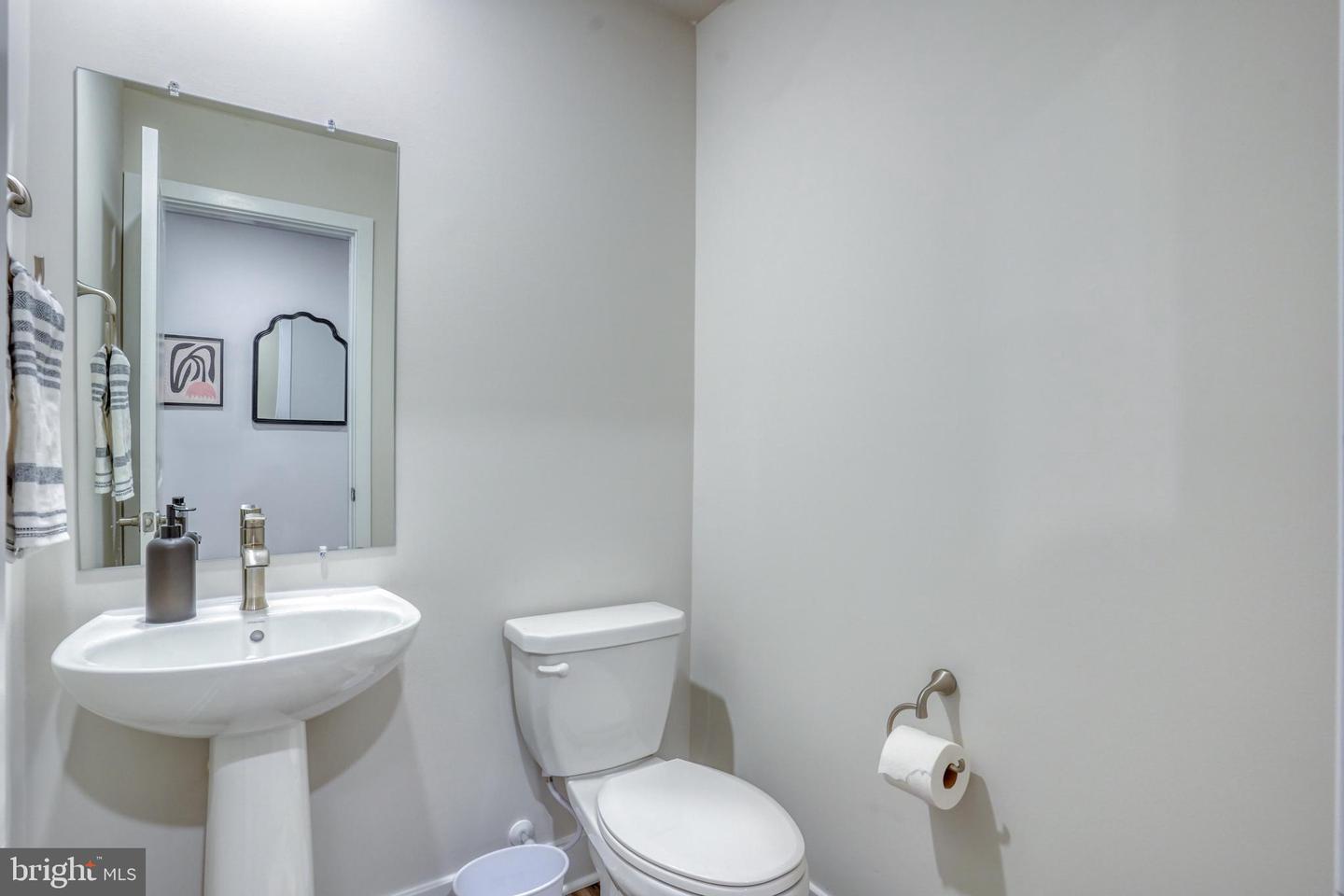 14304 Sinepuxent Ave #g Property Photo 7