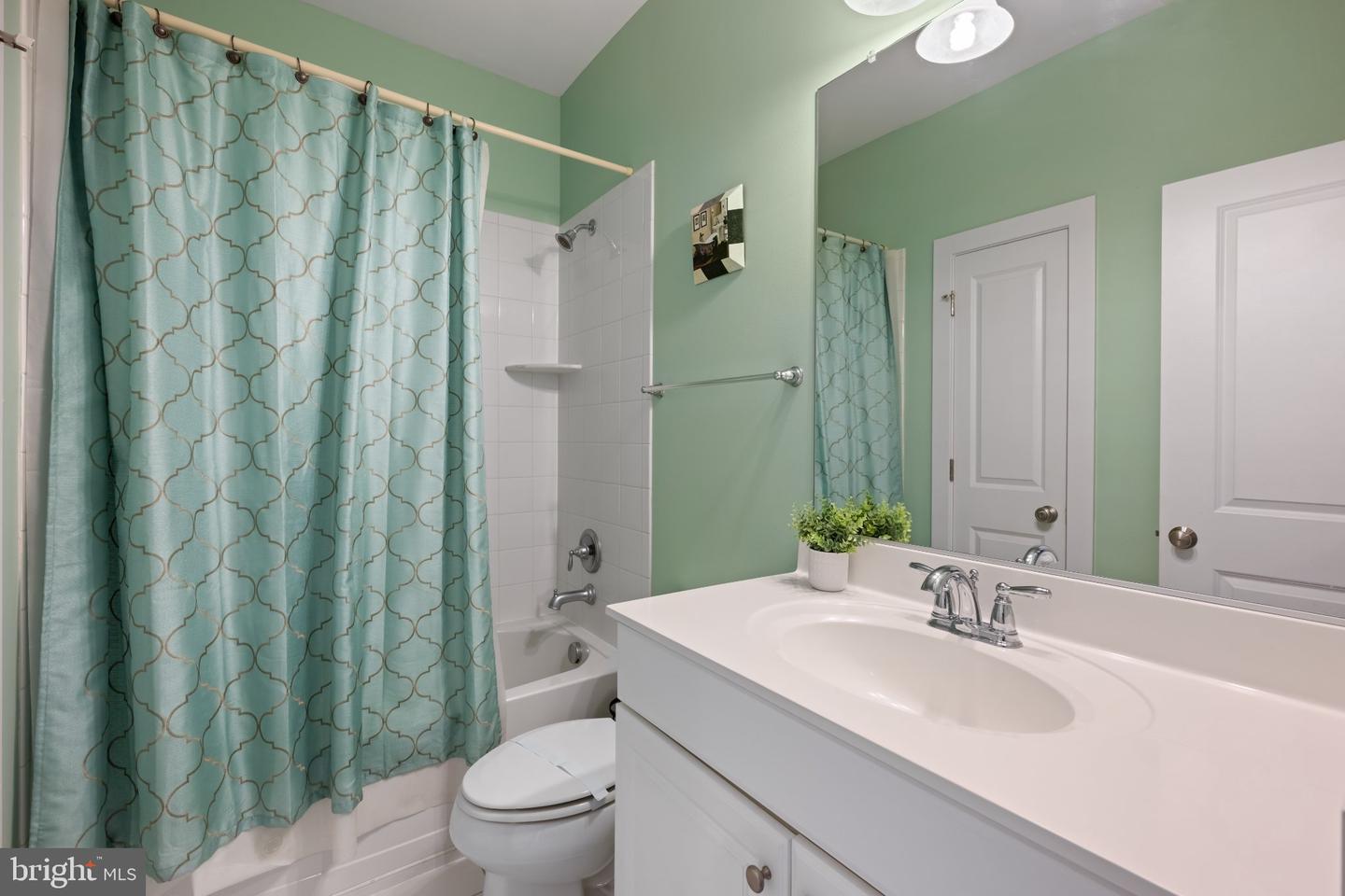 13005 Bowline Ln #4 Property Photo 30