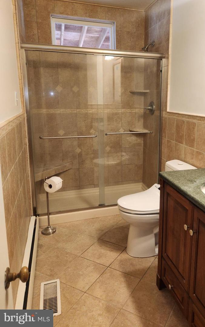 330 Williams St Property Photo 8