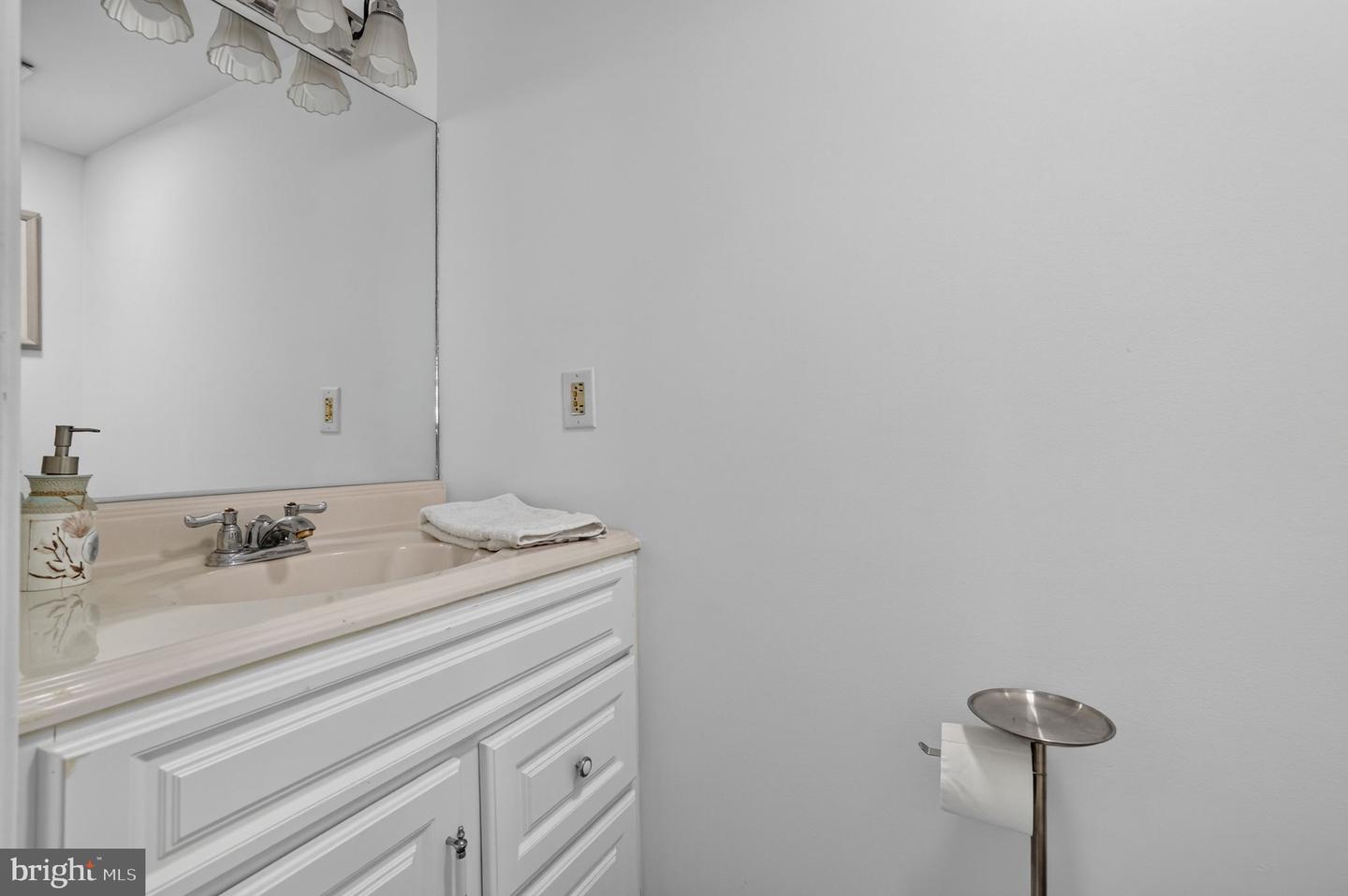 13512 Holly Ln #c Property Photo 17