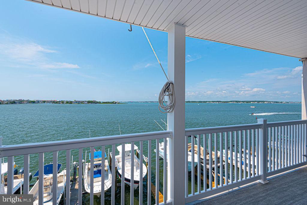 411 Bayshore Dr #301 Property Photo 2