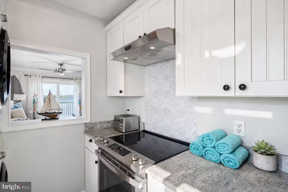 411 Bayshore Dr #301 Property Photo 15
