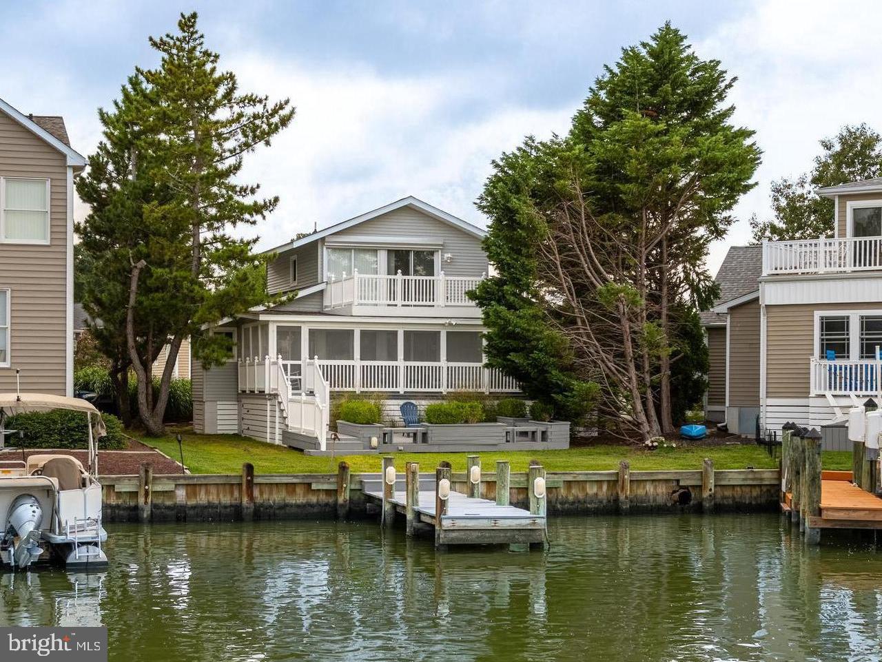 6 Harborview Dr Property Photo 1