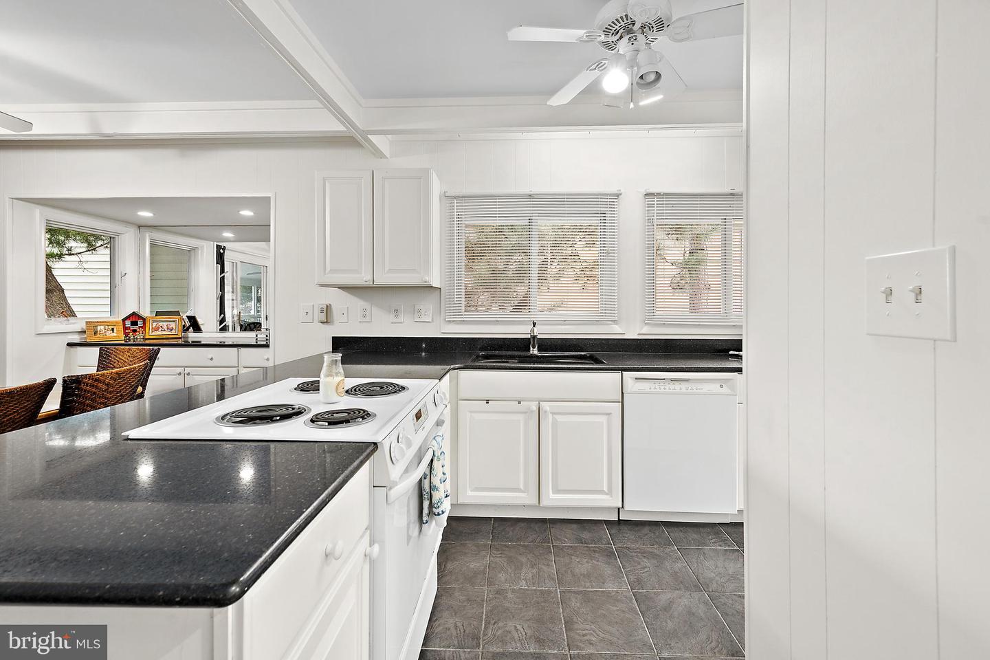 6 Harborview Dr Property Photo 21
