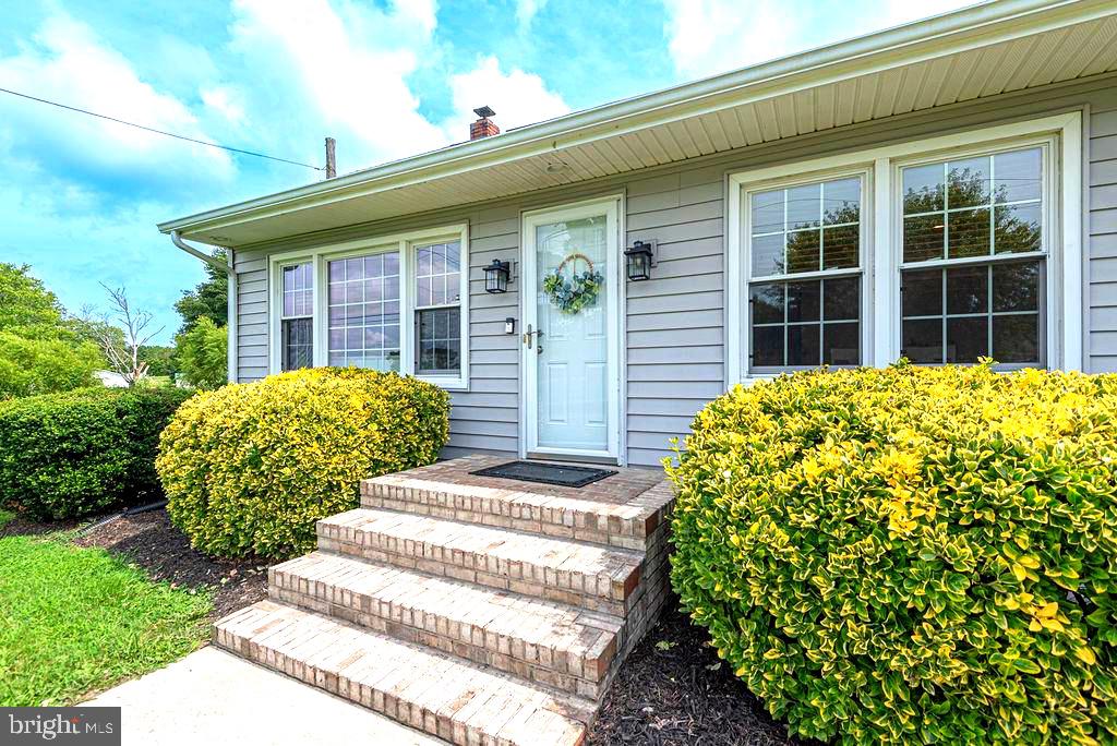 10614 Flower St Property Photo 6