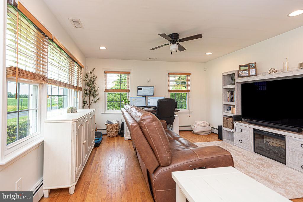10614 Flower St Property Photo 8