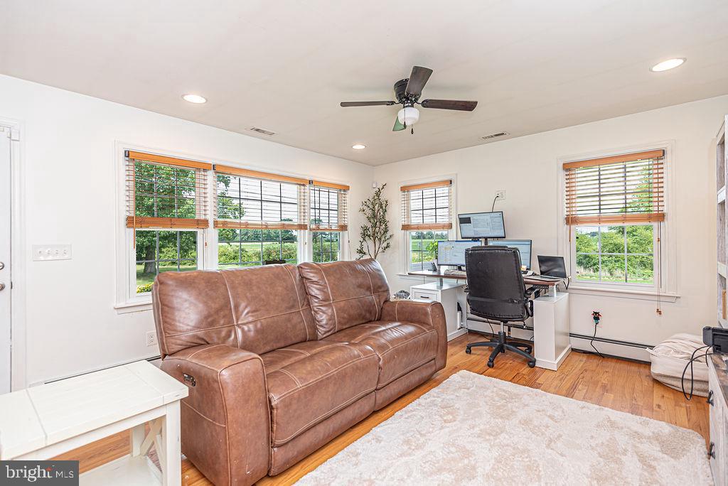 10614 Flower St Property Photo 9