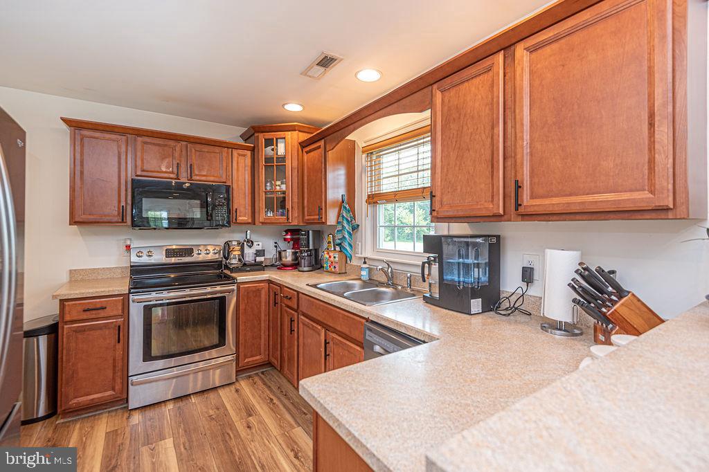 10614 Flower St Property Photo 13