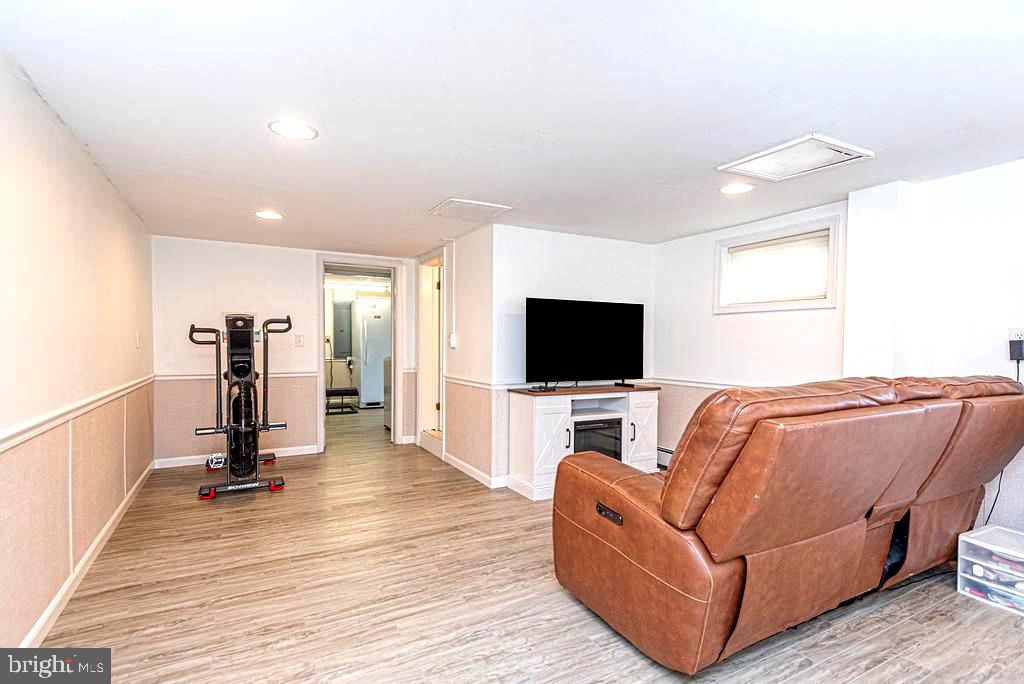 10614 Flower St Property Photo 28