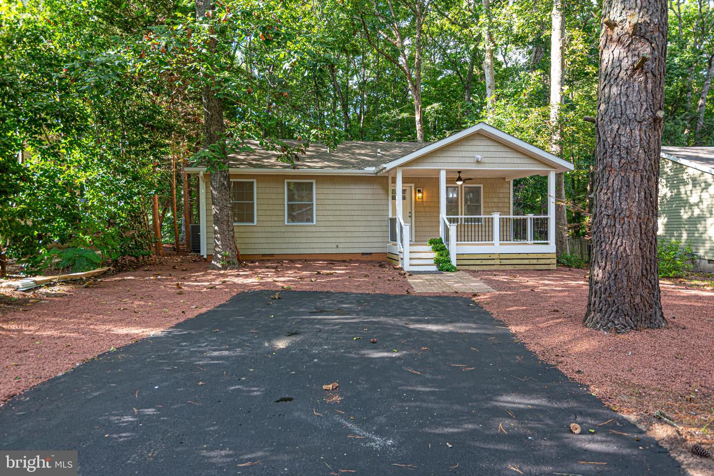 35 TAIL OF THE FOX DR Property Photo 1