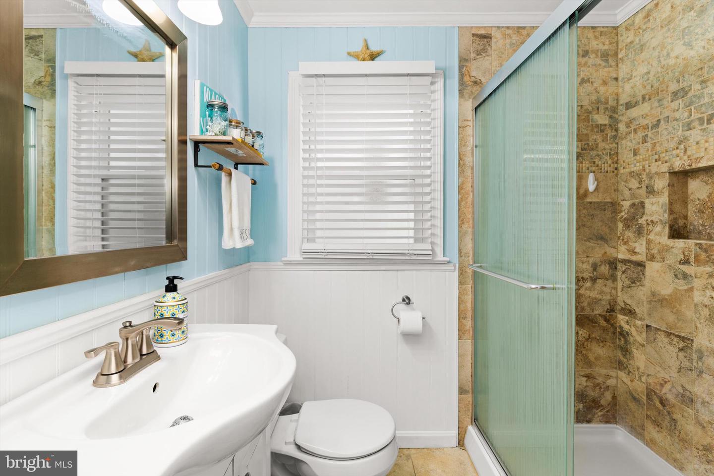 8 61st St #a201 Property Photo 12