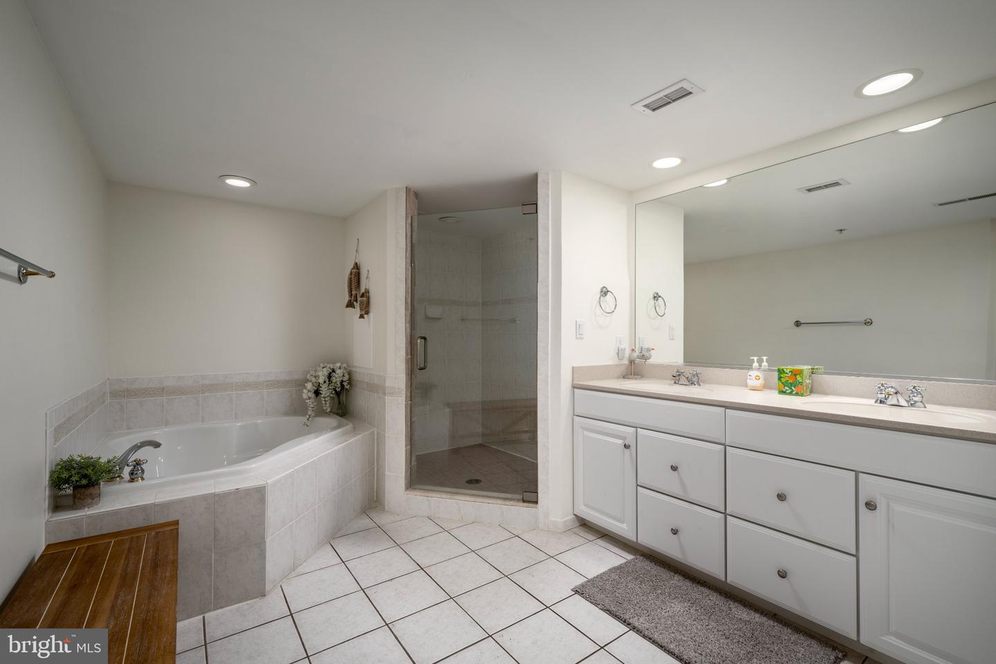 5901 Atlantic Ave #408 Property Photo 19