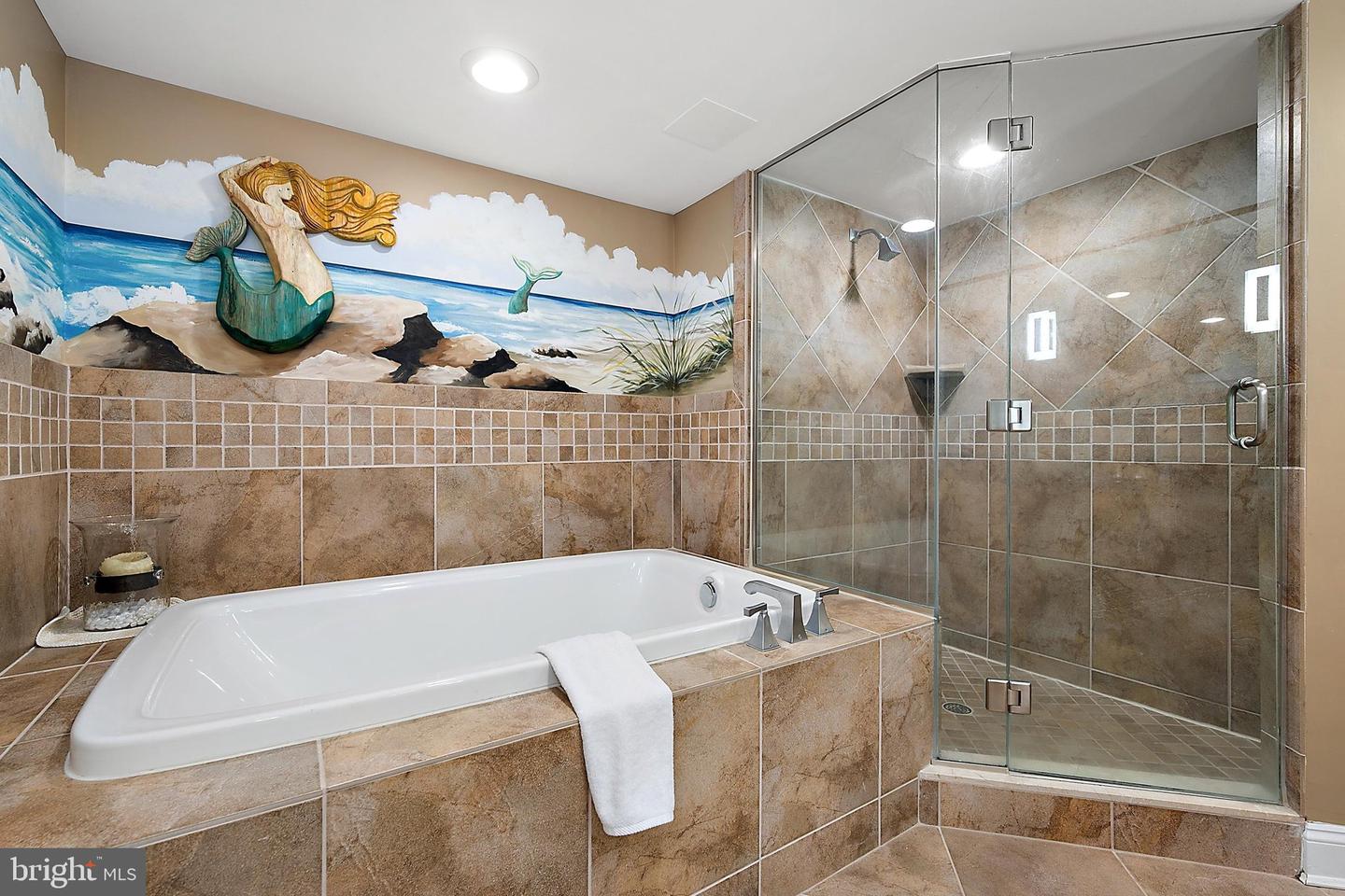 8 60th St #1004 Property Photo 40