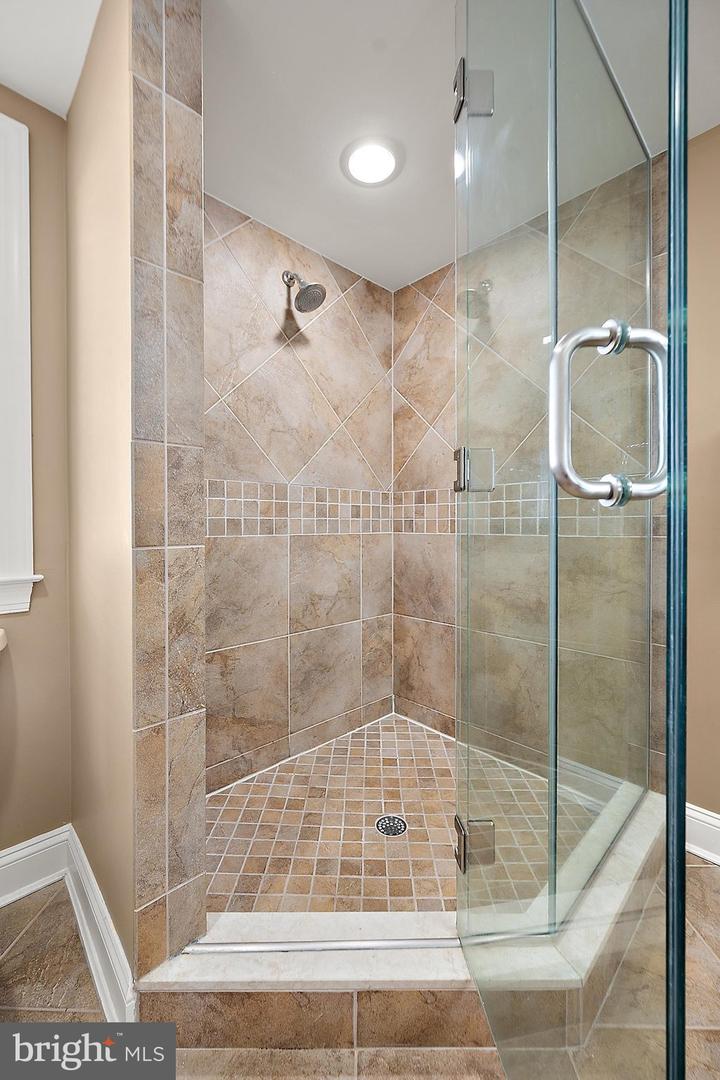 8 60th St #1004 Property Photo 47