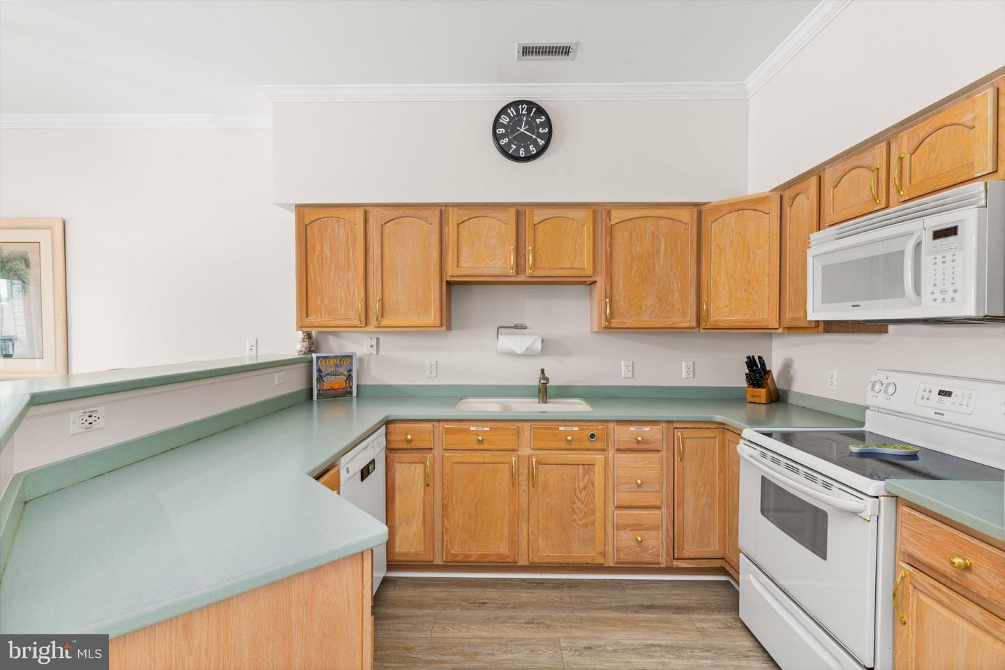 8901 Rusty Anchor Rd #c Property Photo 17