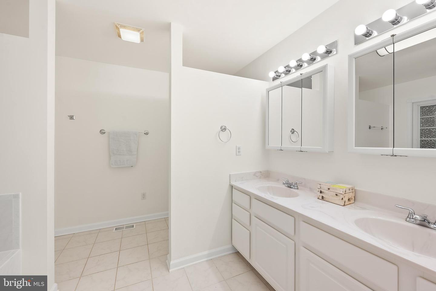 21 Castle Dr Property Photo 23