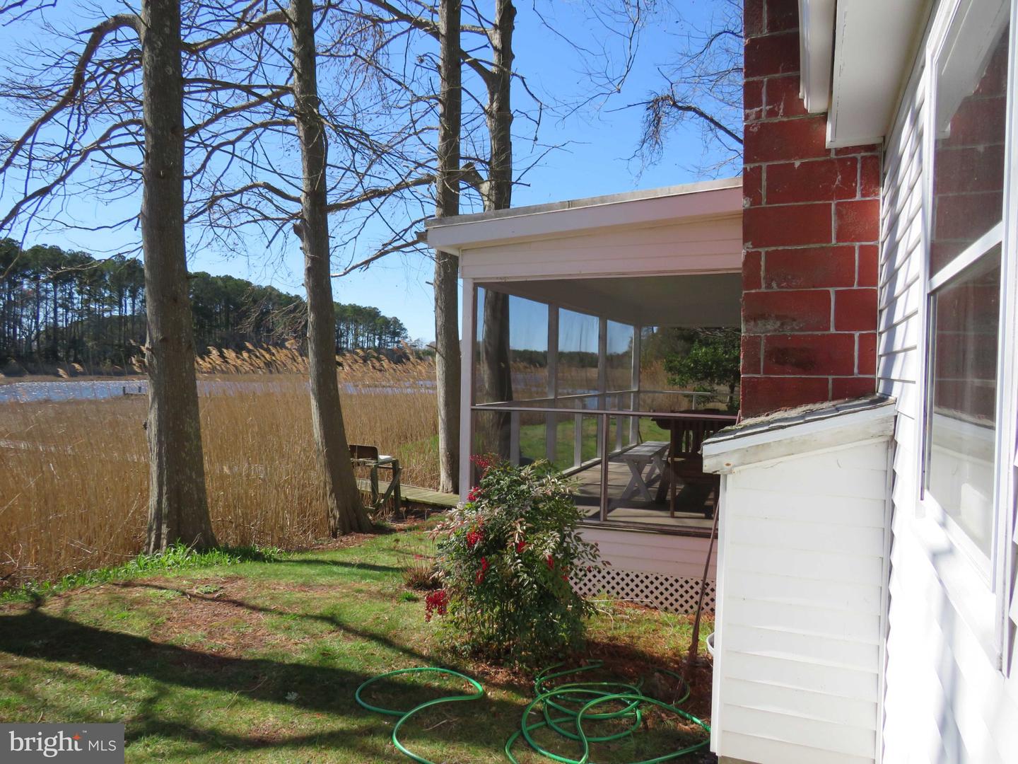 8334 3rd St Property Photo 16