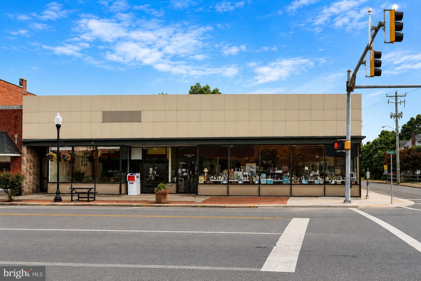 153 Market St #unit B Property Photo 3