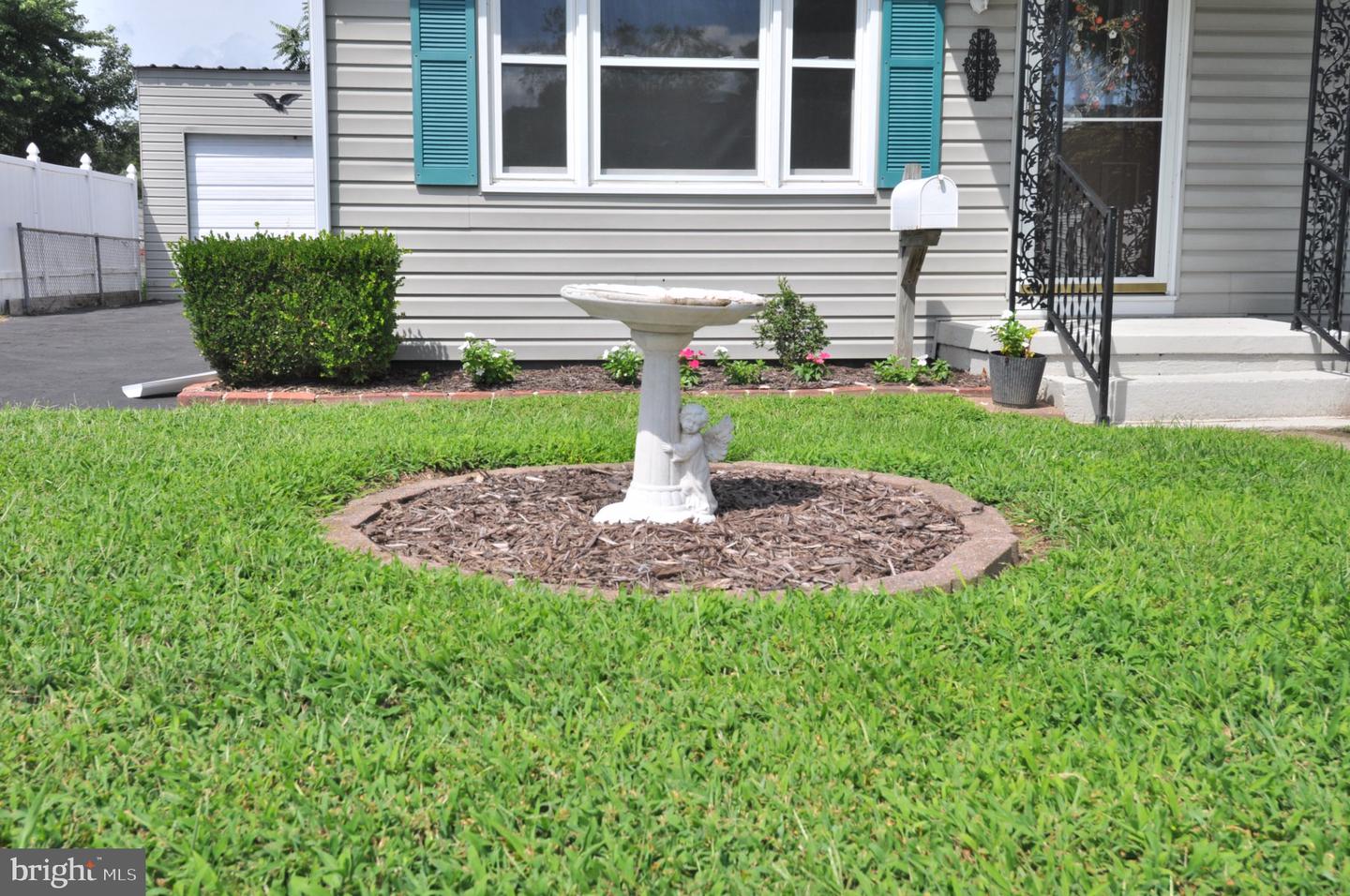 16 Somerset Ave Property Photo 3