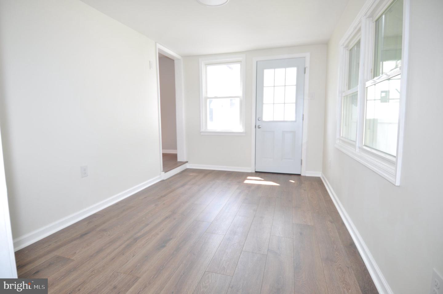 16 Somerset Ave Property Photo 4