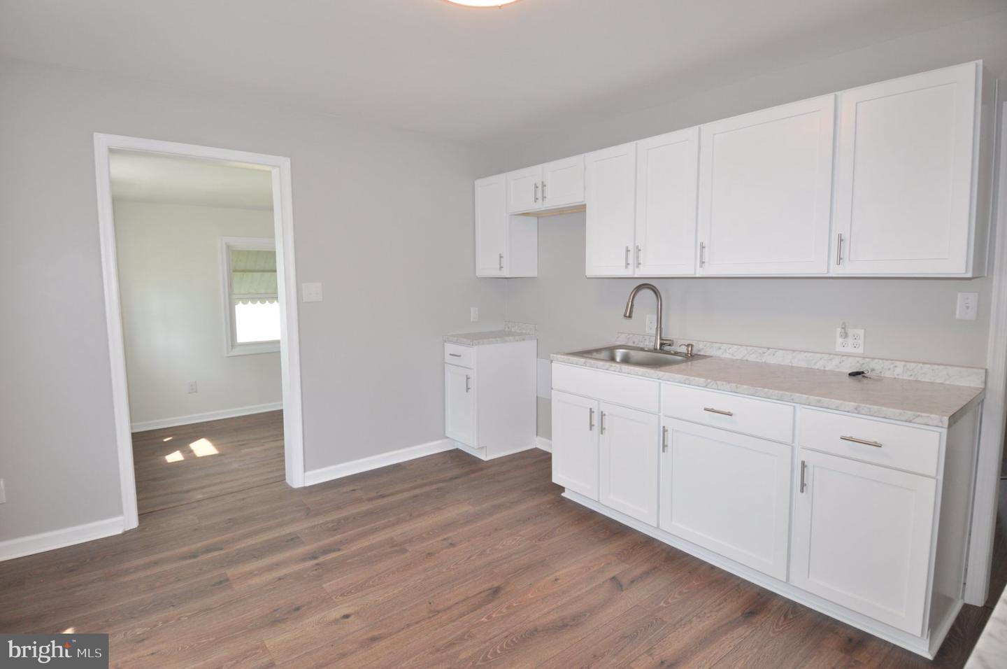 16 Somerset Ave Property Photo 7