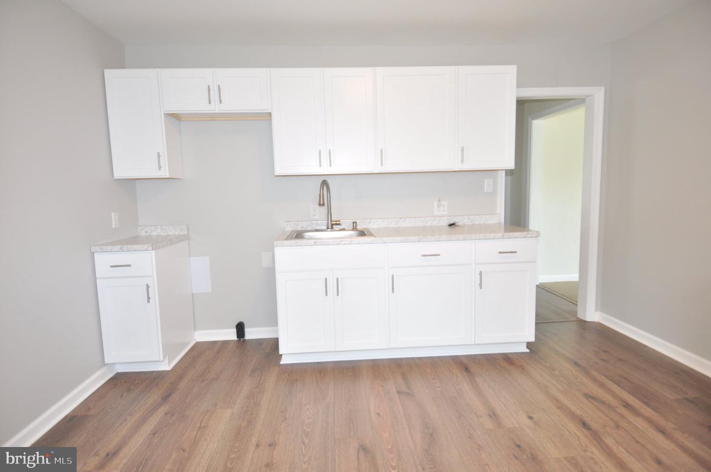 16 Somerset Ave Property Photo 10