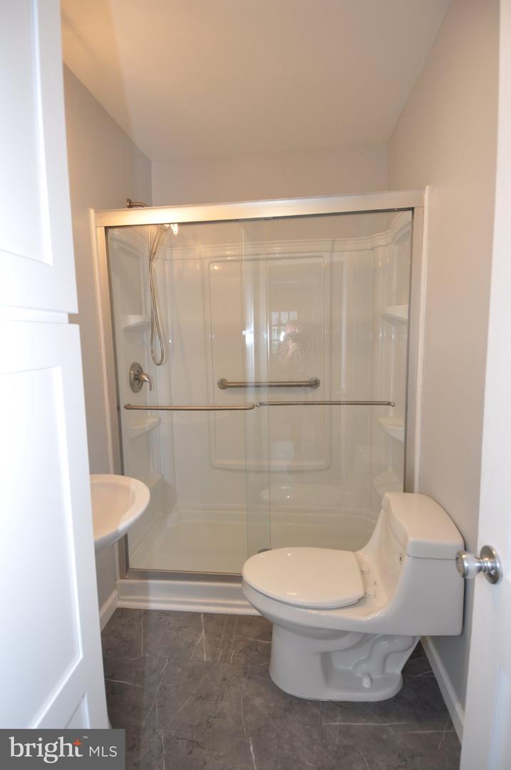 16 Somerset Ave Property Photo 16