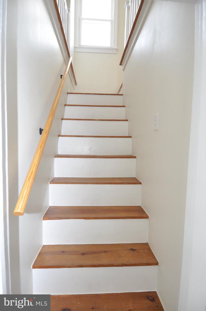 16 Somerset Ave Property Photo 17