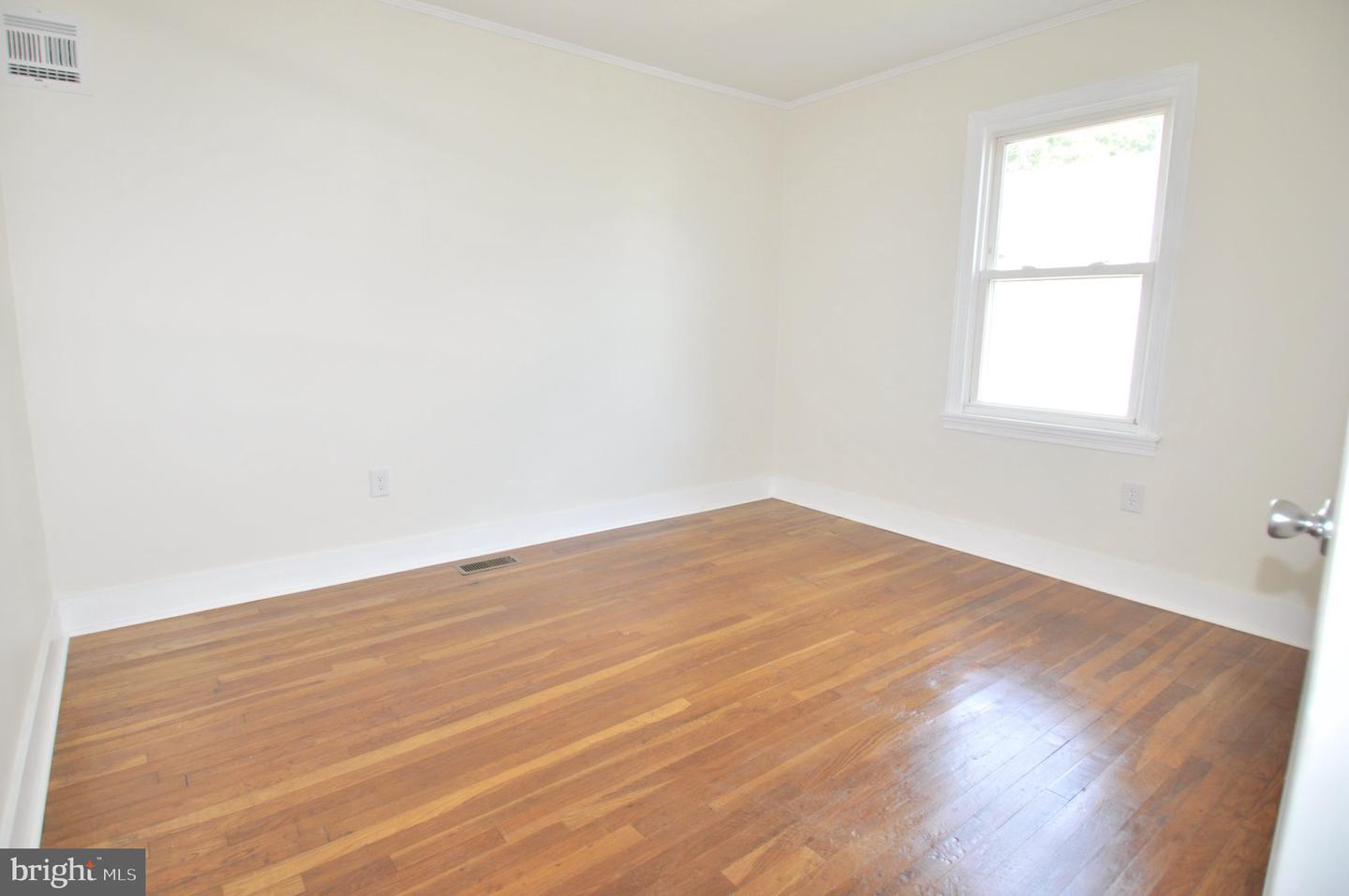 16 Somerset Ave Property Photo 24