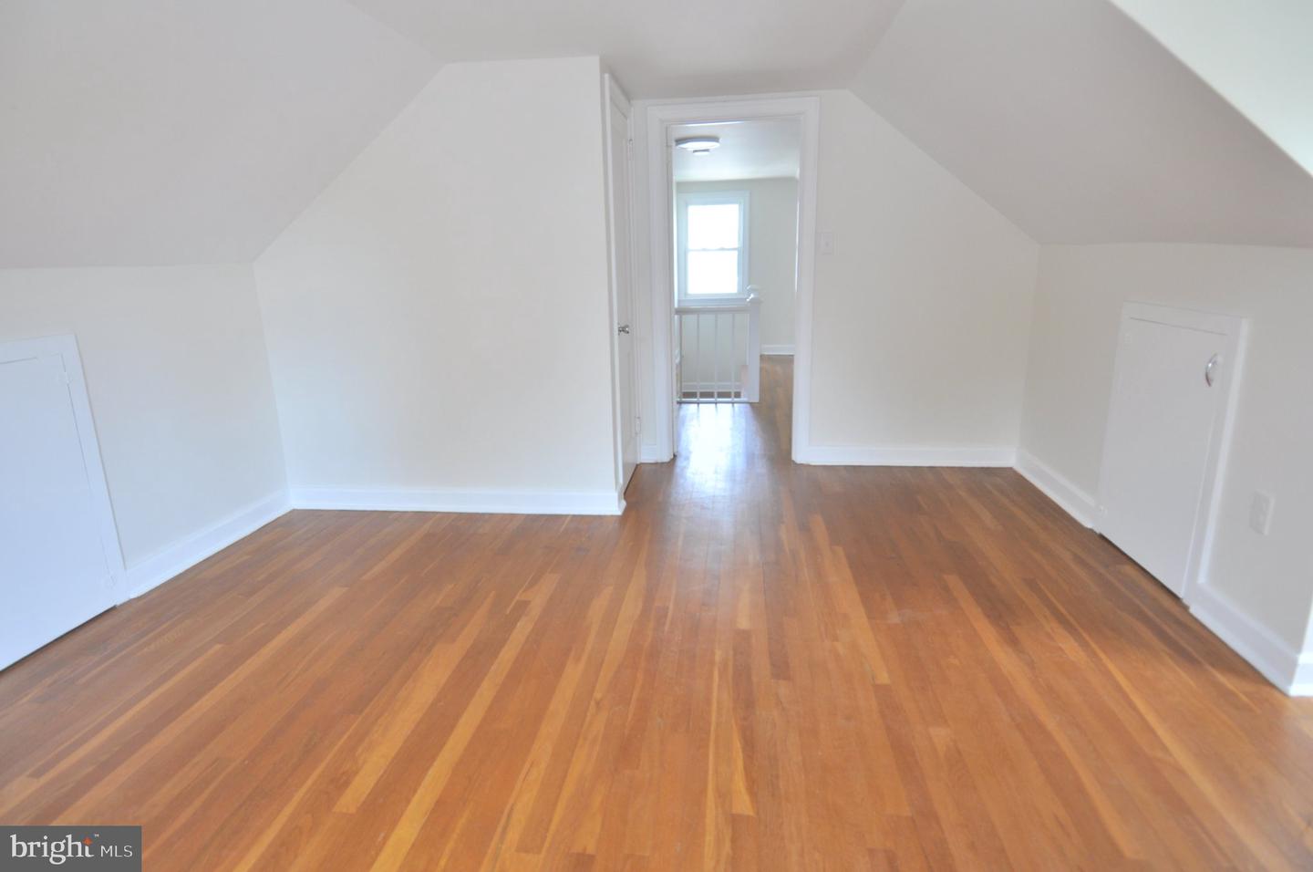 16 Somerset Ave Property Photo 25